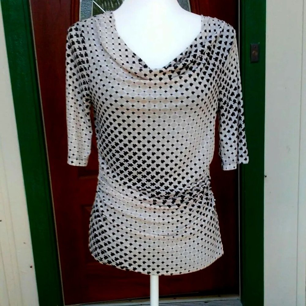 Cable & Gauge Lined Top Geometric Design Size S